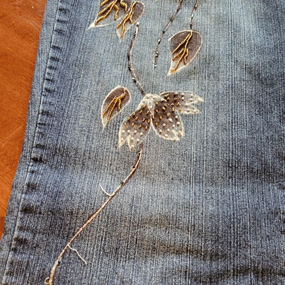 Embroidered jeans - Picture 3 of 3